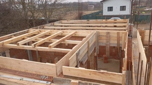 Construim case la rosu - gri- cheie cu sau fara materiale la preturi avantajoase