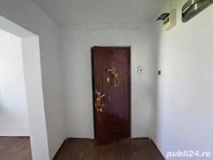 apartament 2 camere ,cu balcon inchis si centrala strada milcov