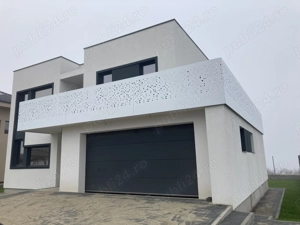 Vand casa ultramoderna in Dezmir