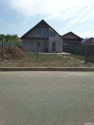 Vand schimb cu apartament