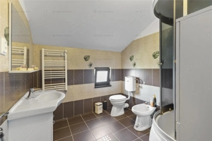 Casa  Vila superba cu 5 camere si 922 mp teren Harman Brasov - imagine 16