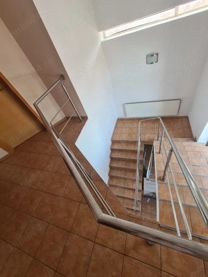 Spațiu comercial   birouri + depozitare   663 mp utili - imagine 3