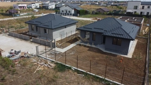 De vanzare / 3 Camere / 2 Bai / Berceni