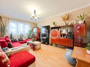 Apartament decomandat cu 3 camere - balcon si pivnita in bloc cu lift - imagine 4