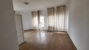Locatie pentru muncitori,20 de apartamente cu o camera si baie proprie