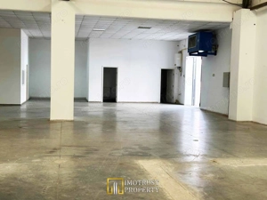 HALA INDUSTRIALA DE INCHIRIAT  338 MP, ARAD