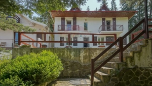 Vila cu potential turistic in Predeal privelisti si liniste montana