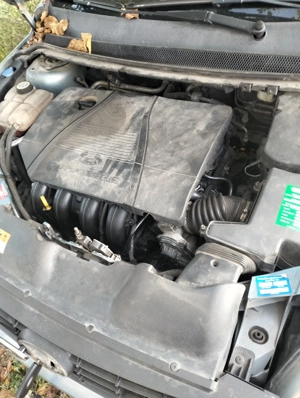 Ford Focus 1,8 benzina - imagine 5