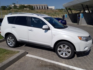 Mitsubishi Outlander 2.0DiD, 2007, 7 locuri, trapă, plus set roți de iarnă. - imagine 2