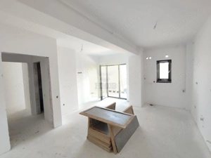 Apartament cu 3 camere etaj 2 balcon si parcare pe Doamna Stanca