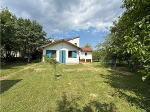 Casă de vânzare-Liniște, natură și farmec tradițional în Tocile