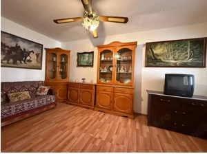   Apartament spațios și primitor 2 camere, etaj 2   Vasile Aaron - imagine 6