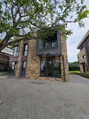 Apartament la vila in Faget langa statie de bus si market la parter.