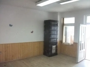 Imobil de inchiriat fosta clinica medicala - imagine 3