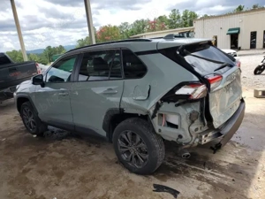 C.umpar Toyota RAV4 hibrid avariata