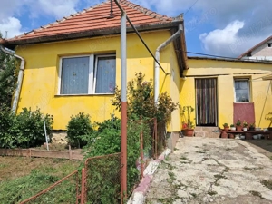 Casa singur in curte in Gusterita