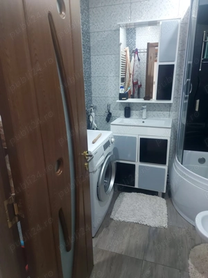 Vand apartament cu 2 camere decomandate in Siret - imagine 4