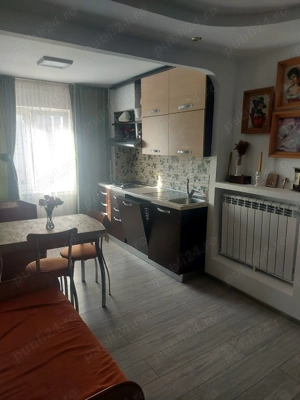 Vand apartament cu 2 camere decomandate in Siret