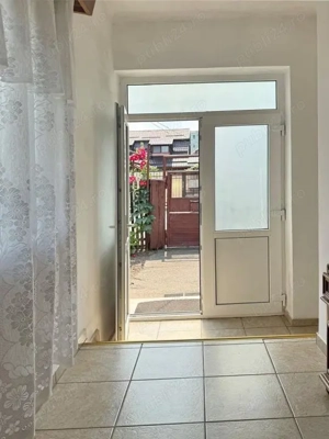 Proprietar!  Vând casă cu teren generos în cartierul Florilor,,Brașov, ideală pentru investiții - imagine 2