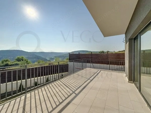 Casa noua tip duplex , 195 mp, 3 bai, 2 parcari, aproape de Vivo! - imagine 8