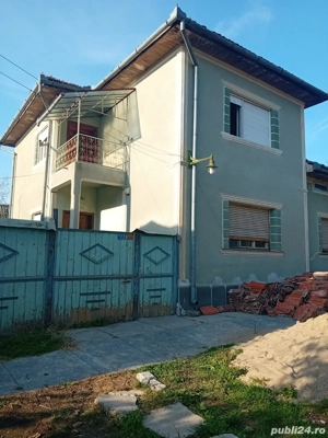 vând casă la țară 