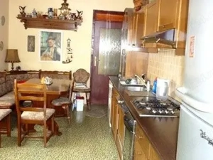 Conac de vanzare in zona centrala a Ploiestiului - imagine 7