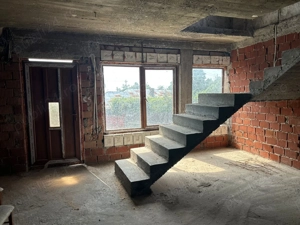 Vând casă cu etaj în comuna pietroasele ,Buzău  - imagine 3