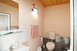 Casa cocheta, renovata! Se accepta schimb cu apartament! - imagine 15