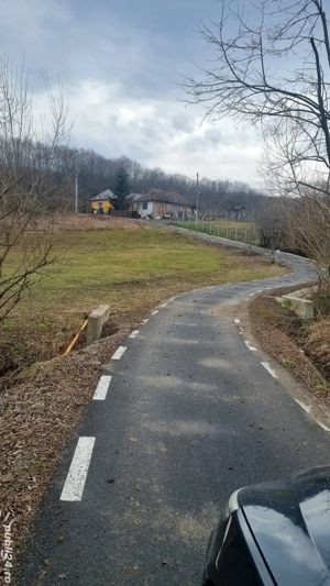 Vând teren intravilan 