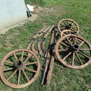 Vand car decorativ de gradina si portita pridvor