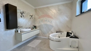 Casă de vânzare 300mp, Șendreni I Galati– liniște și rafinament - imagine 16