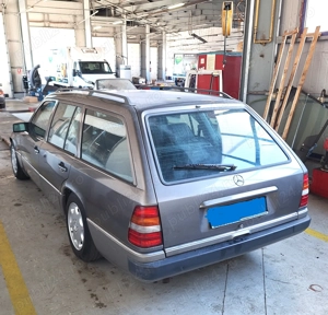 Mercedes-Benz S124 230TE Retromobil,  Reconditionat  - imagine 3