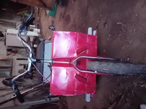 Vand triciclu cu motor benzina 7,5 cp