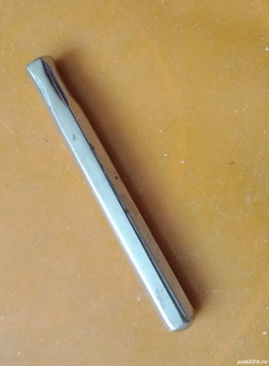 Picior metalic de la aparat de bărbierit, anii 80