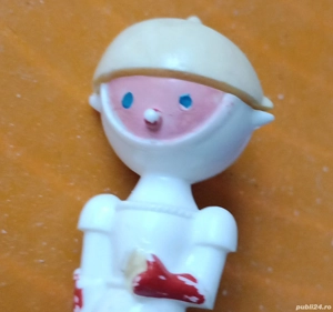 Jucărie cavaler cu cască, anii 80