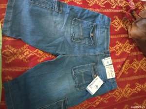 vând pantaloni scurți 