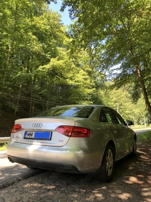 Audi A4 din 2010 - imagine 8