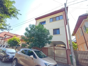 Casa 7 camere - 232 s.u. - 3 bai - Piata Domenii