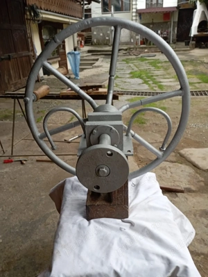 Roata manuala pentru fantana.