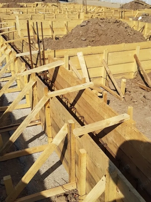 Executam case la rosu ,Fatade ,Acoperisuri  - imagine 2