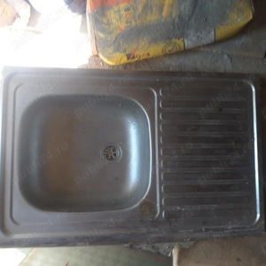 Vand ghiuvete de bucatarie si un lavoar de baie + un boiler electric 