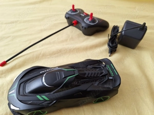 Masinuta cu telecomanda, acumulator si incarcator acum