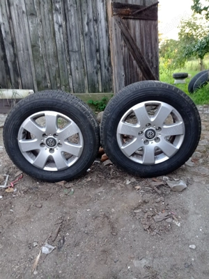 Cauciucuri de iarna portbagaj vw t5  - imagine 4