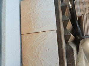 Ofer spre vânzare cu un preț simbolic faianță. 