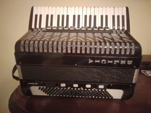 Vând acordeon Delicia -Choral 24