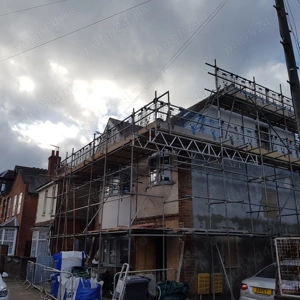 Servicii Profesionale de Izolații și Reparații Acoperișuri