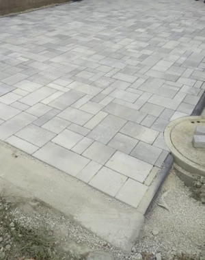 Servicii complete: Pavaje, piatră naturală și amenajări grădini.