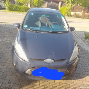 vând Ford Fiesta 1.3 benzina 2009 - imagine 3