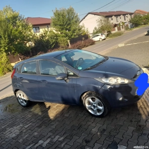 vând Ford Fiesta 1.3 benzina 2009 - imagine 4