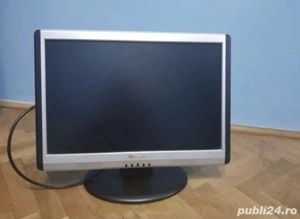 Vand monitoare si tastatura